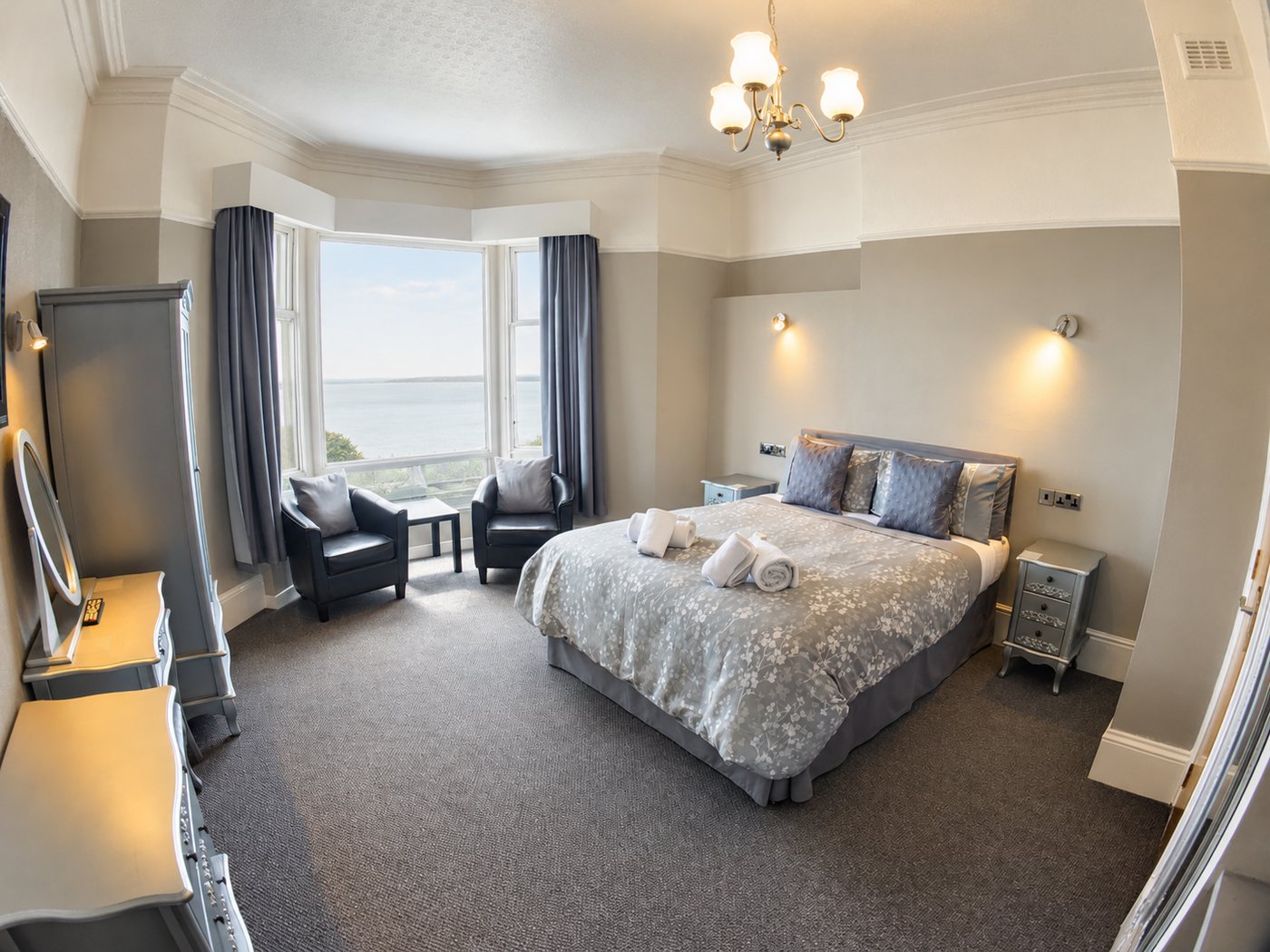 Bromwell Court — bright bay-window bedroom